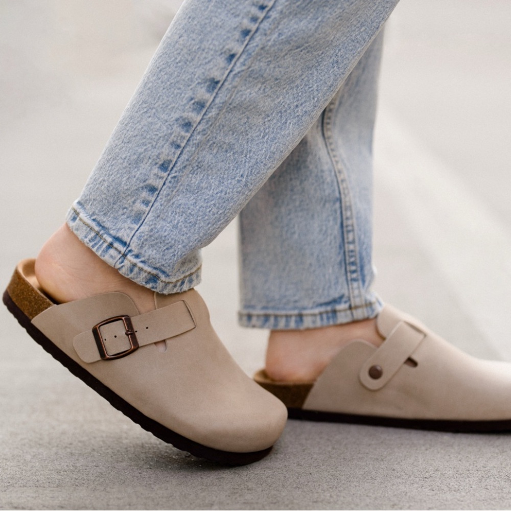 New🌿 Cushionaire Hana Cork Footbed Clog